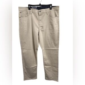 IZOD Cream Regular Fit Knit Denim With UltraFlex Waistband Sz(40W-32L)